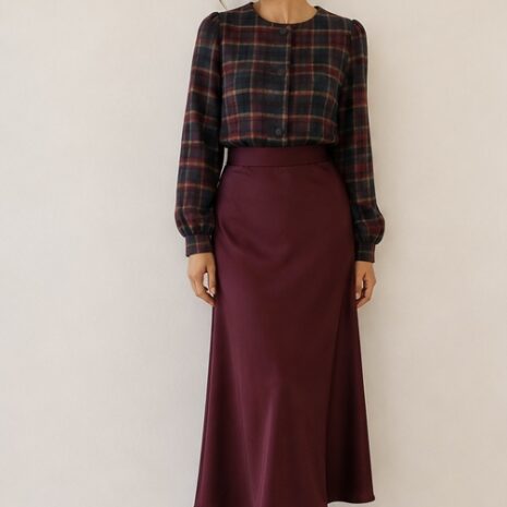 Falda Midi Satinada Cuerpo